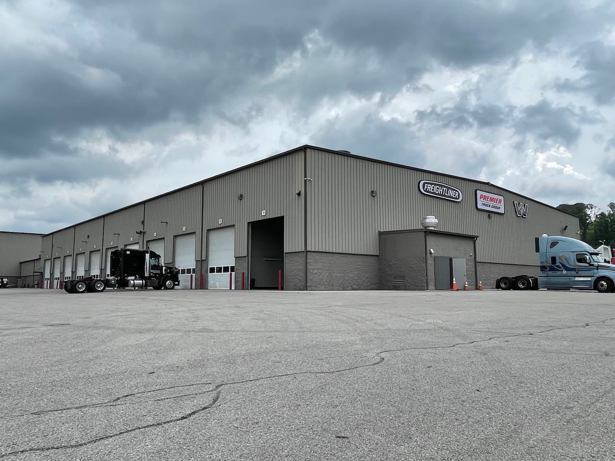 Premier Truck Group of Knoxville storefront